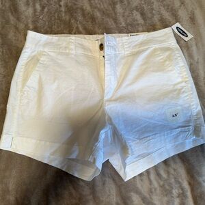 Old Navy 3.5” shorts white chino